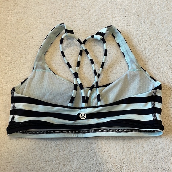 Lululemon Free To Be Bra in Sea Stripe Mint Moment Black Women’s Size 2 - Picture 3 of 8